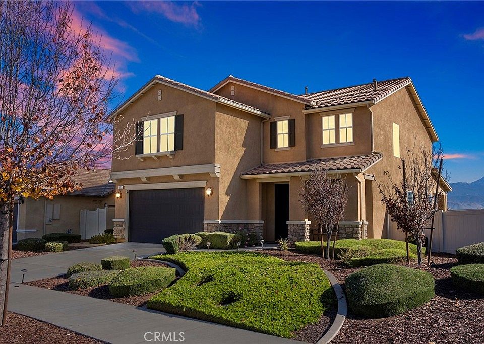 1st image of 375 Valencia Ct