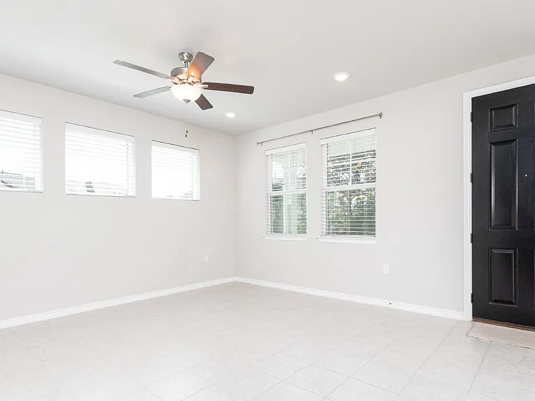121 Lafitte Dr #101 — Photo 3
