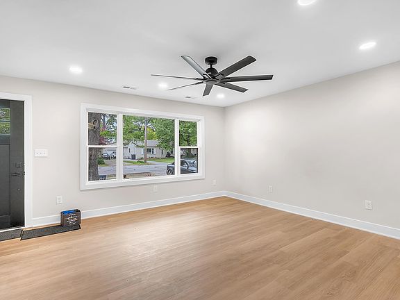 3rd image of 6091 Mulberry Ave