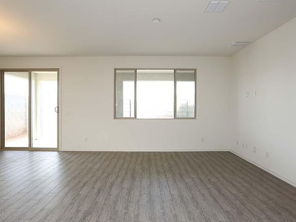 4th image of 32642 N 50th St