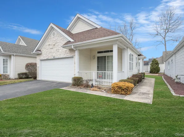 515 Leisure Drive, Ridge, NY 11961