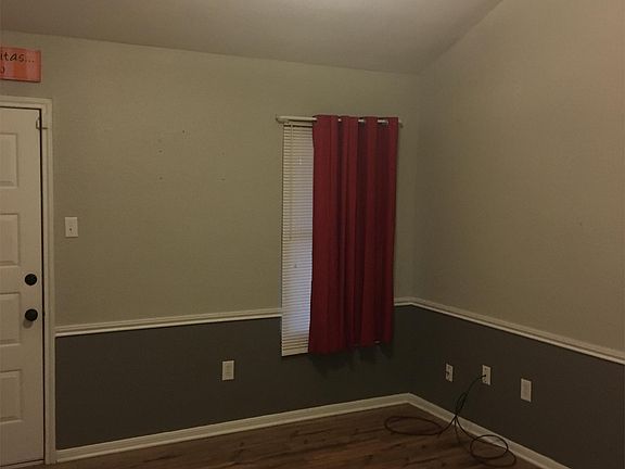 4th image of 3511 Plains Dr