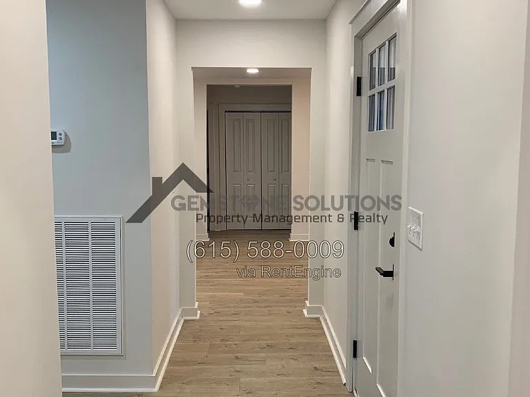 217 Oxford Dr — Photo 3