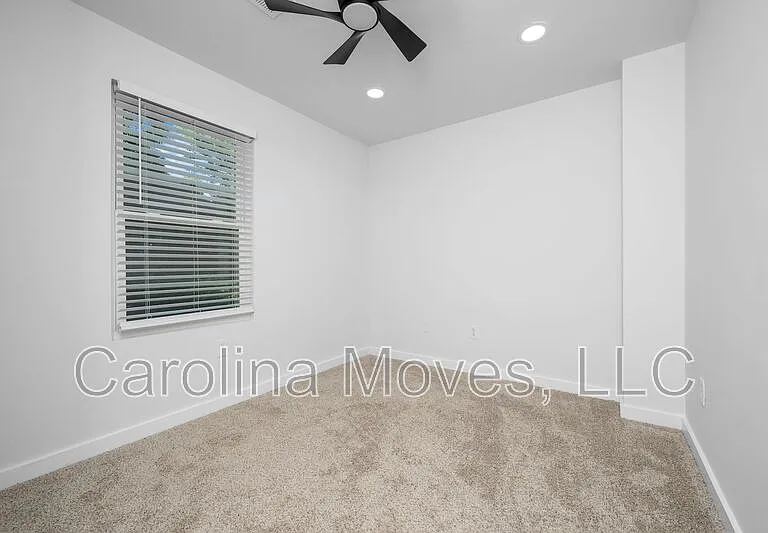 10 Valley View Ln — Photo 11