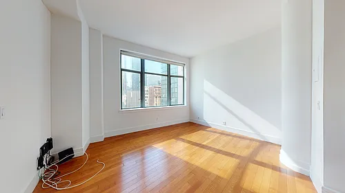 120 Greenwich St #11A Photo 1