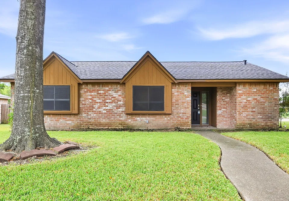 4714 Glendower Dr