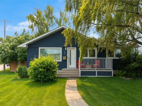 3 N Wilshire Pl SW, Calgary, AB T3C 3B9