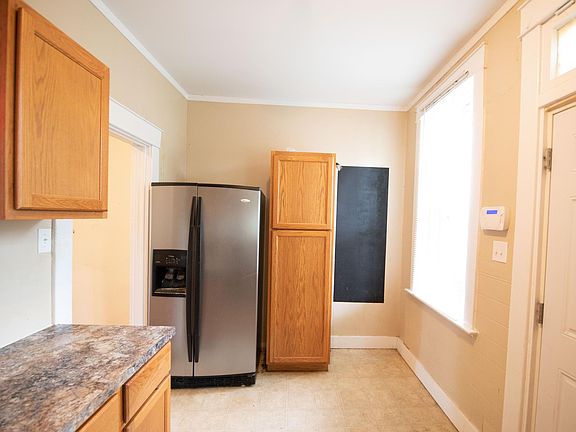 4th image of 805 S Sprigg St