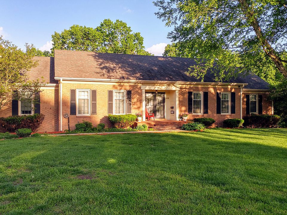 1st image of 49 Woodbriar Ct