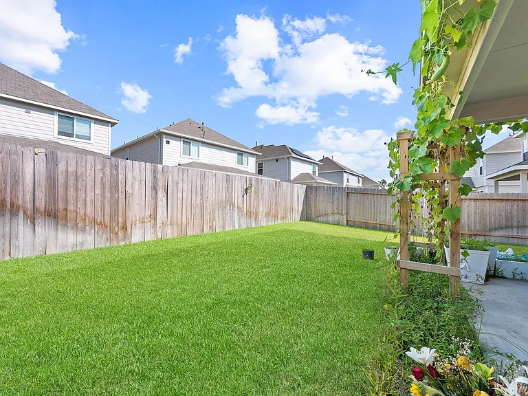 22126 Regal Heights Ln — Photo 33