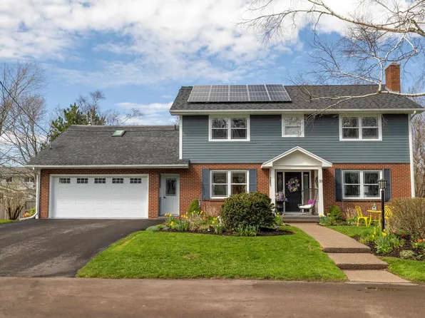 33 Saint Claire Ave, Charlottetown, PE C1A 2C7