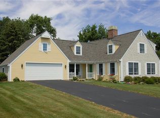 62 Peleg Rd, Portsmouth, RI 02871