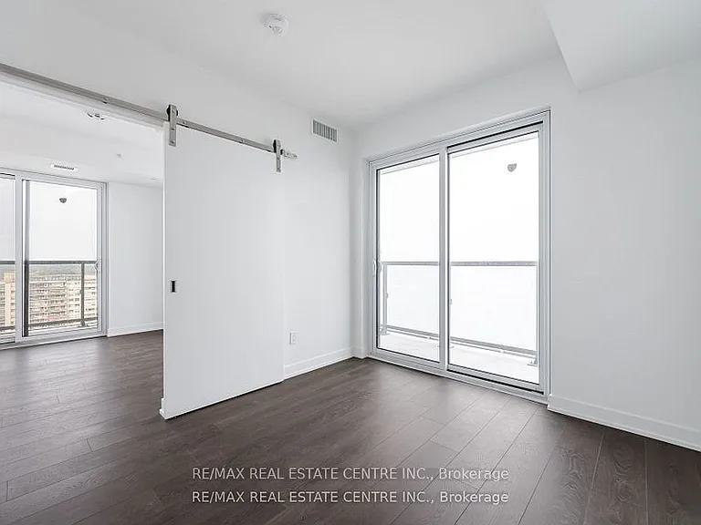 370 Martha St #1703 — Photo 22
