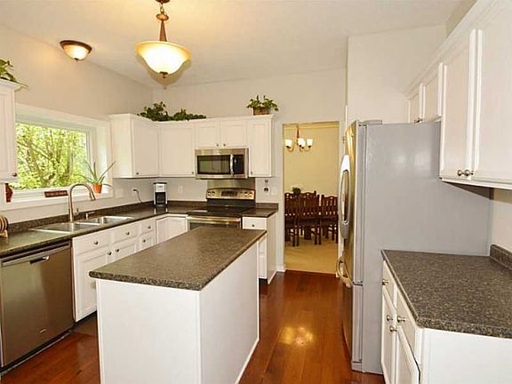 4th image of 10825 Chadsworth Dr