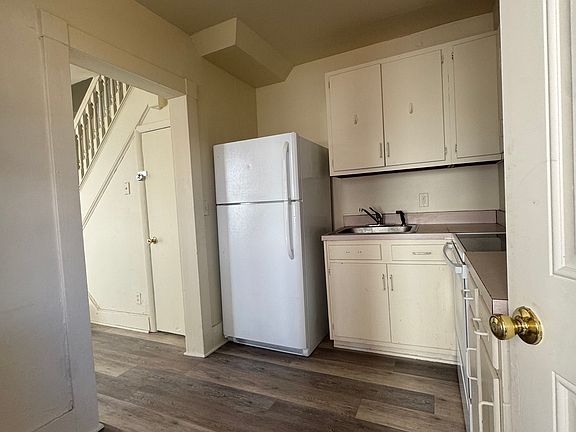 5th image of 208 Pear 210 St #210