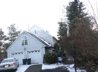 27 Glen Rd, Woodcliff Lake, NJ 07677