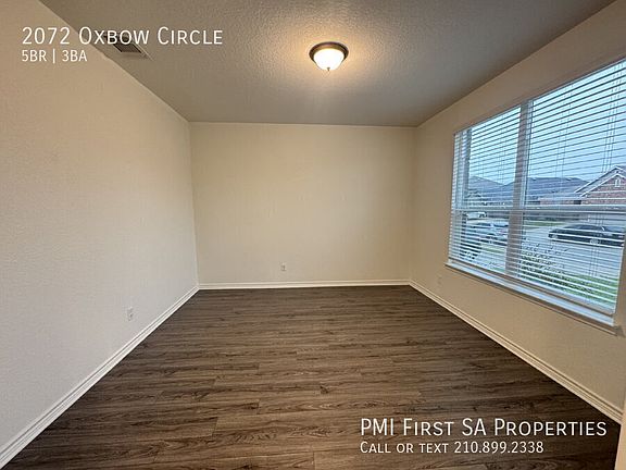 2nd image of 2072 Oxbow Cir