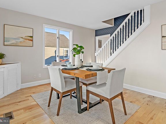 4th image of 1237 Willow Rd