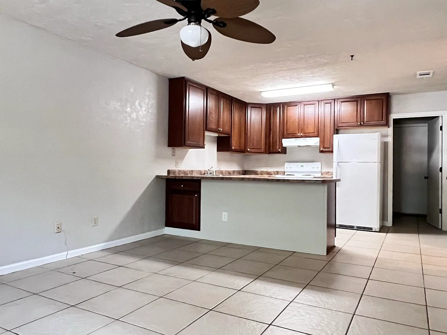 2 bed, 1018 sqft, $1,195 — Photo 3