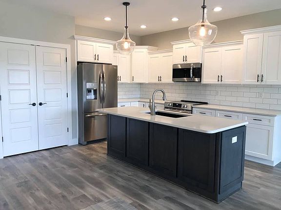 2nd image of 10600 Aberdeen Way