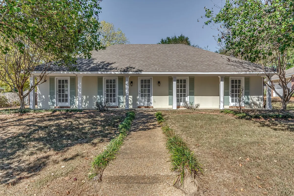 Building Photo - 125 Eastwood Dr