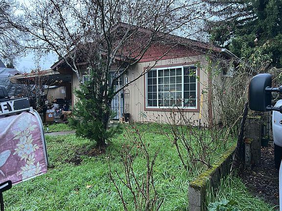 2nd image of 718 SW Westholm Ave