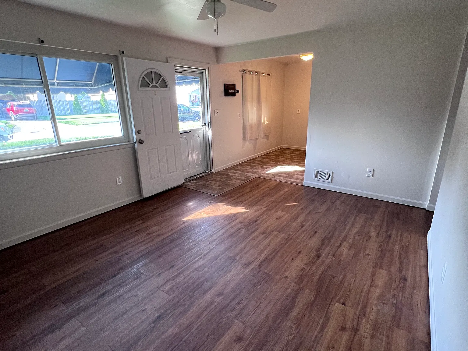 3 bed, 1000 sqft, $1,400 — Photo 3
