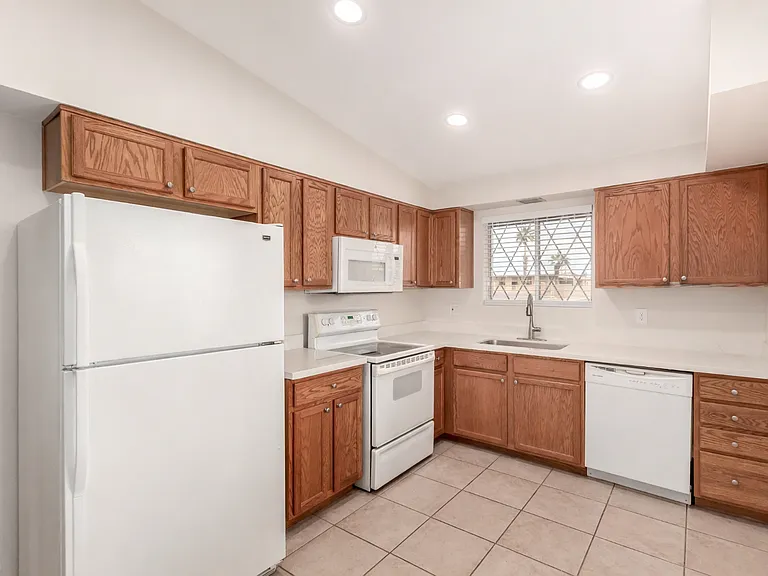 12404 N 103rd Ave — Photo 13