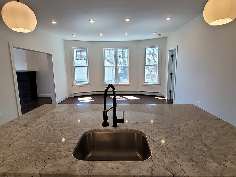 682 Whitney Ave #2 — Photo 2