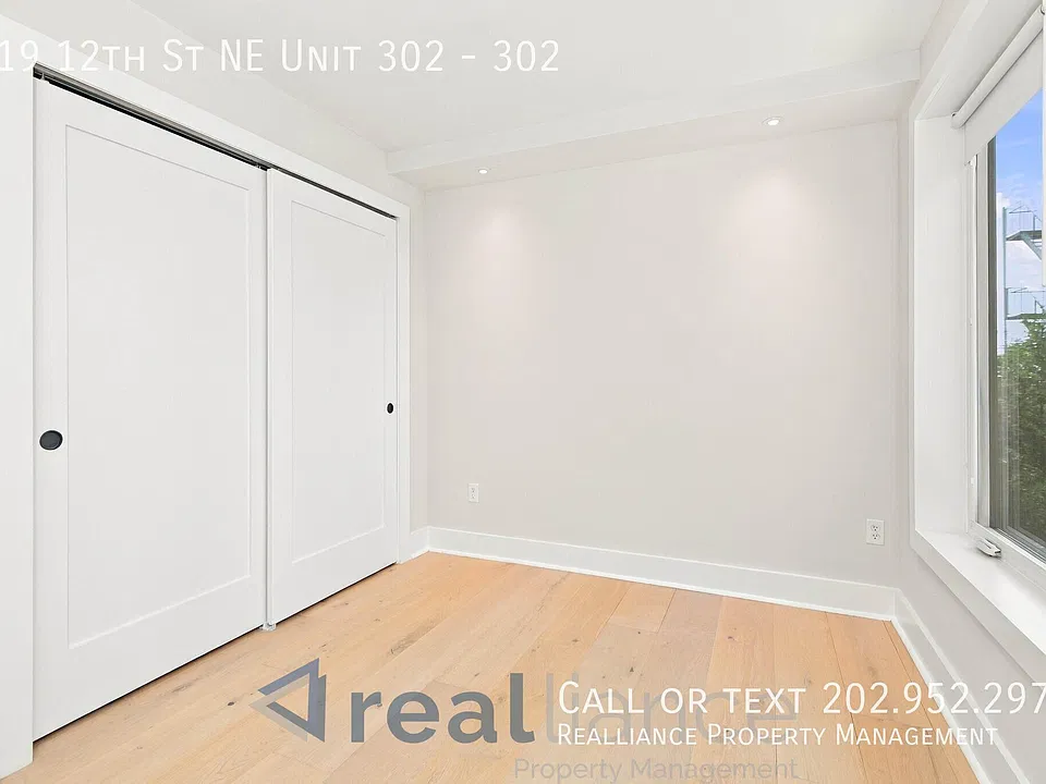919 12th St NE #302