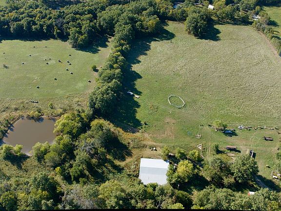 2nd image of 10800 N Nienaber Ln