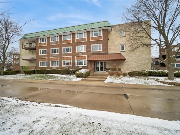 2700 E Bel Aire Dr APT 303, Arlington Heights, IL 60004