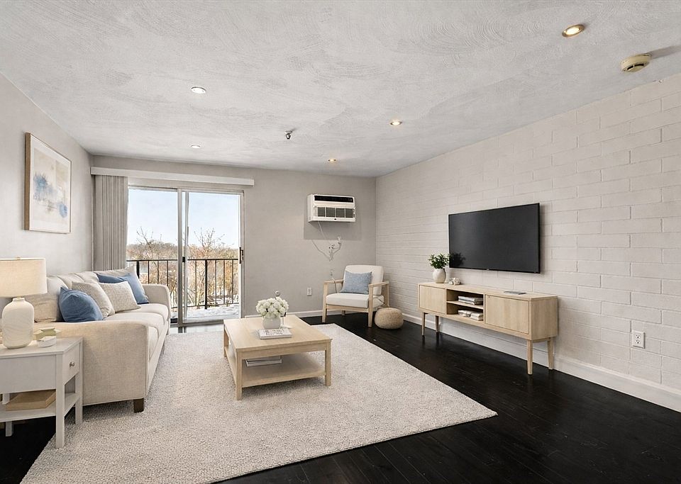 1st image of 115 W Squantum St APT 811