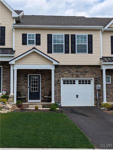 1457 Black Forest Dr S, Allentown, PA, 18104