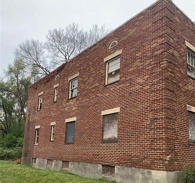 2nd image of 232 Beechwood Dr