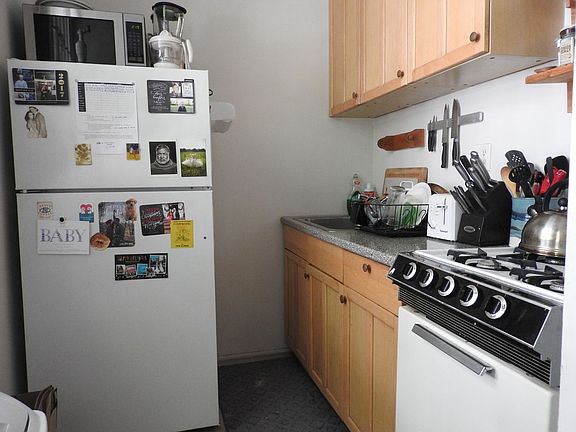 5th image of 163 E 33rd St #4R