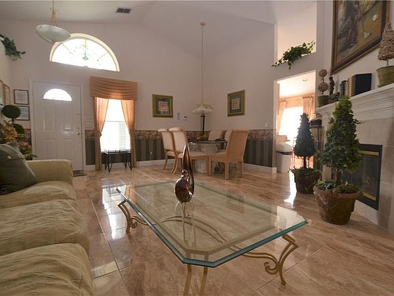 5th image of 401 Oxford Dr