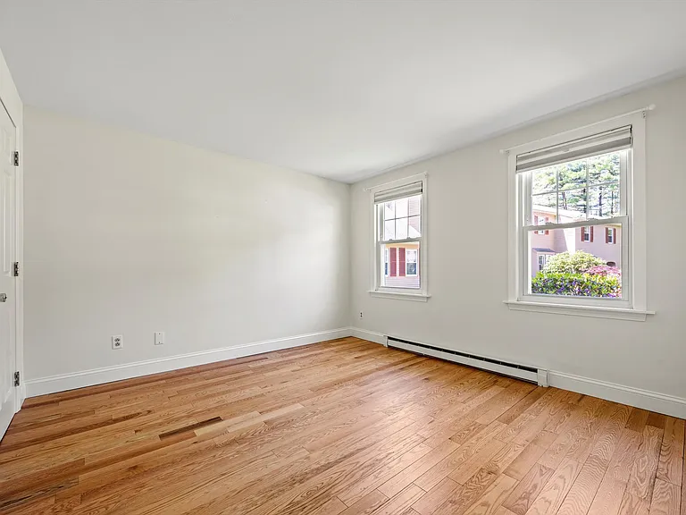 7 Dresden Ct — Photo 16