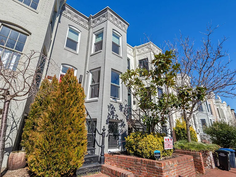 614 C St NE #B — Photo 15
