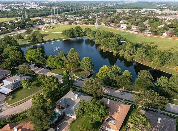 5th image of 914 Placid Dr