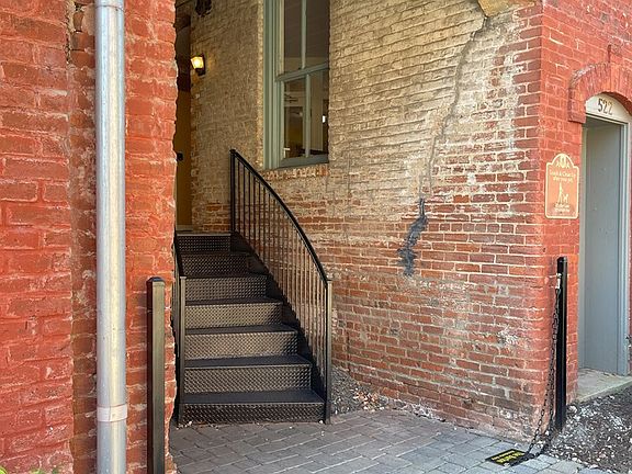 2nd image of 522 1c Bridge St