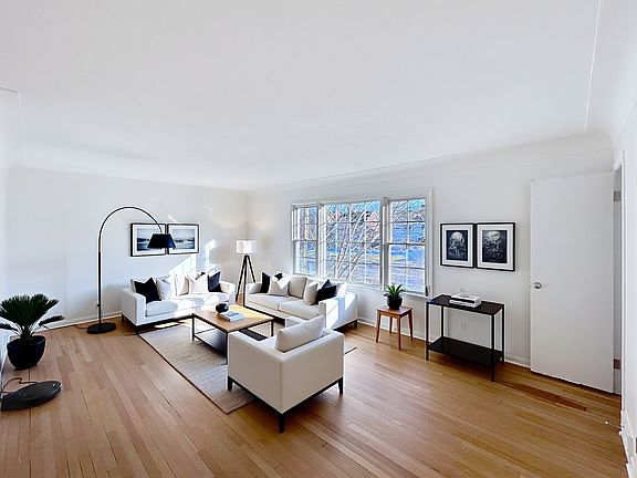 3rd image of 18411 Chagrin Blvd #2