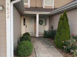 5622 NW Sunrise Meadow Cir #56B, Lees Summit, MO 64064