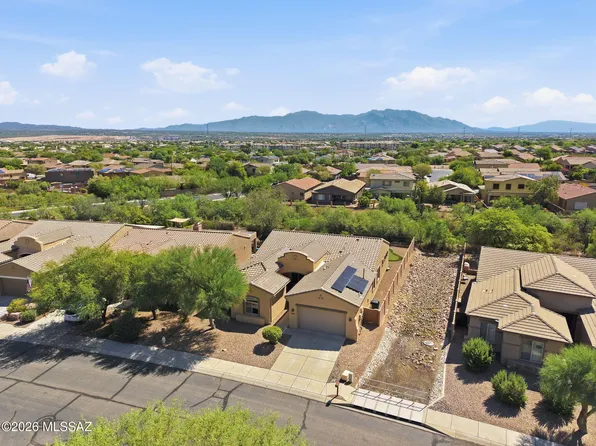 8604 N Moonfire Dr, Tucson, AZ 85743