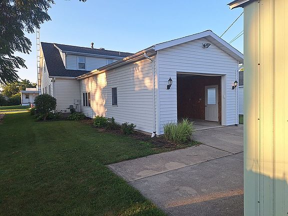4th image of 515 E Plum St