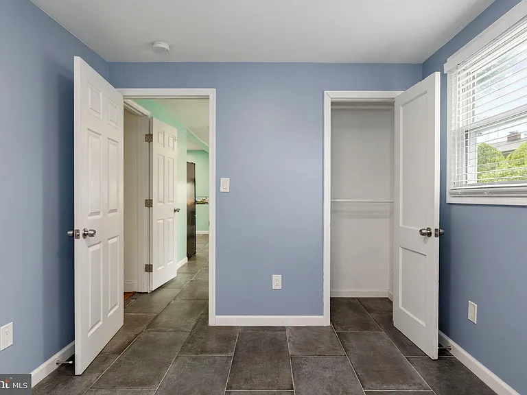6823 Barrett Rd — Photo 20