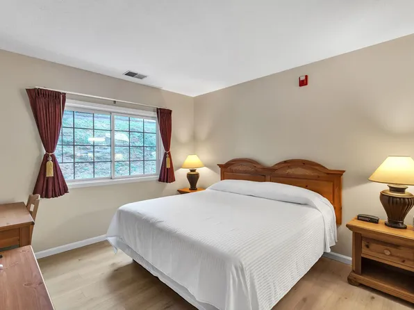 201 N Van Buren St #206, Nashville, IN 47448