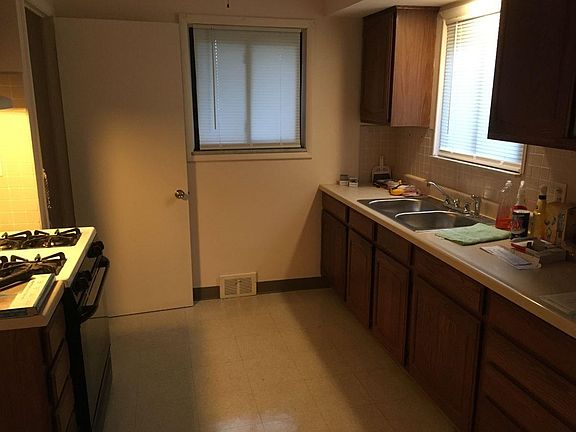 5th image of 5543 Meadow Ln