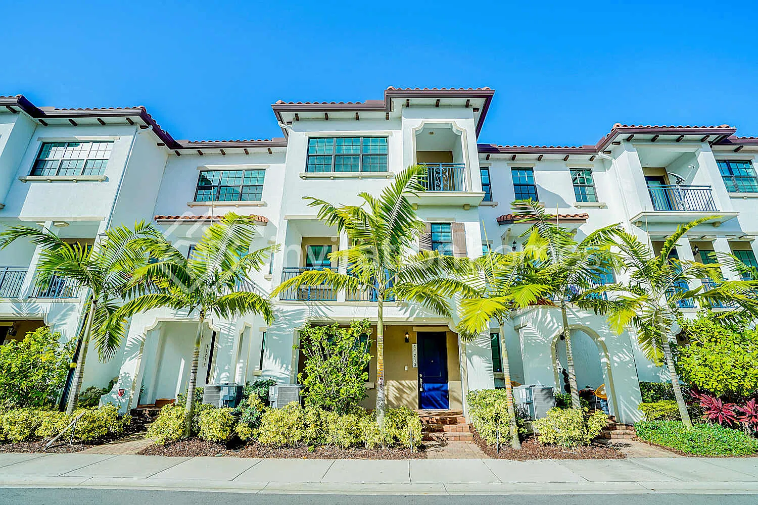 11713 Sw 13 Ct Pembroke Pines, FL 33025 — Photo 1
