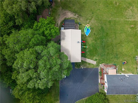 5th image of 7960 Ridge Rd